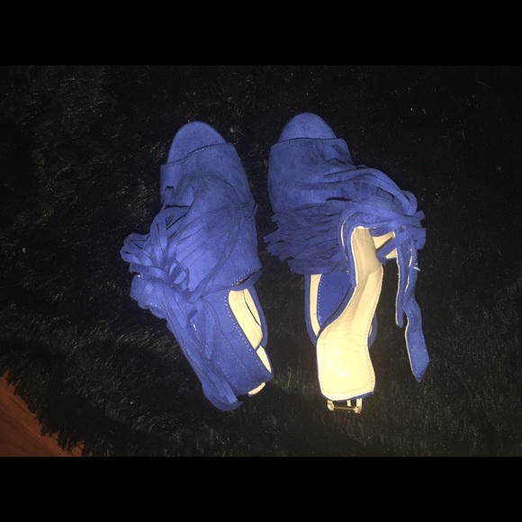 Shoes - Picture 4 of 4